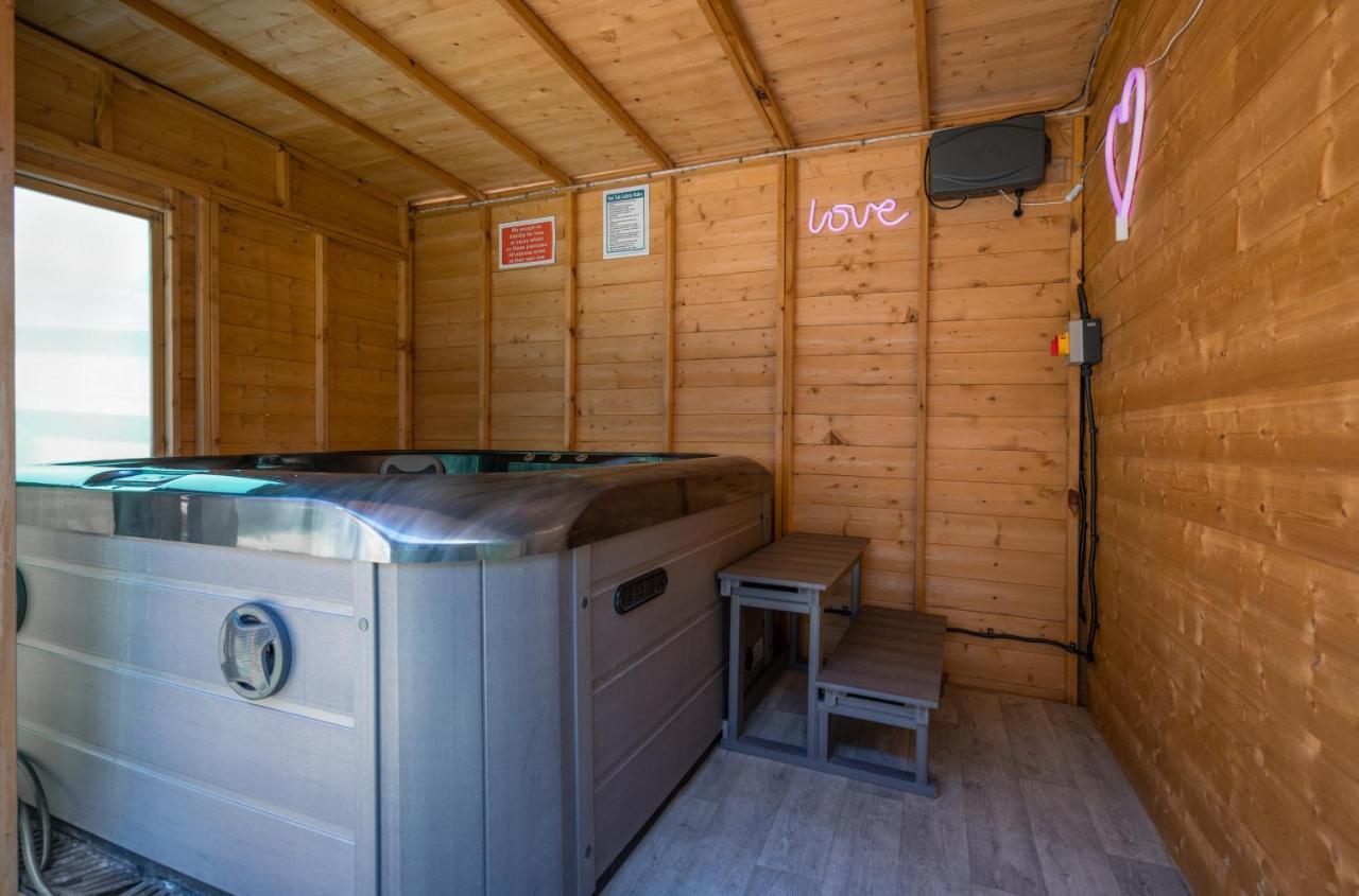 Ferienwohnung Perfect Couple Retreat To Unwind&Relax With Hottub Peacehaven Exterior foto
